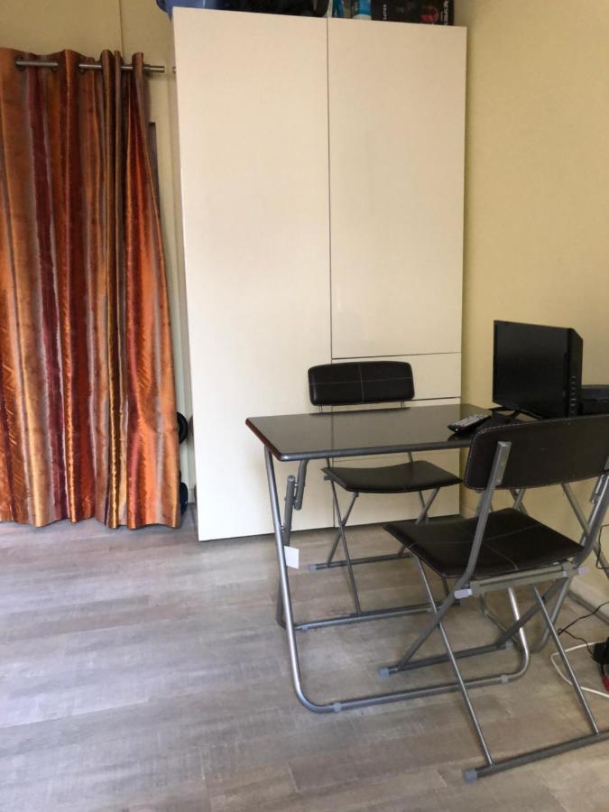 Ferienwohnung 23 Rue De La Chapelle Paris Exterior foto
